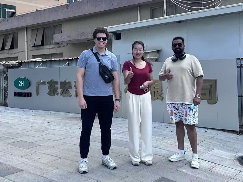 Foreign clients come to the company for business negotiations